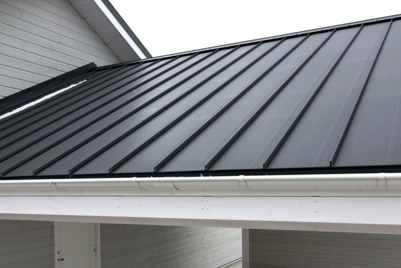 Metal vs. Asphalt Roofing
